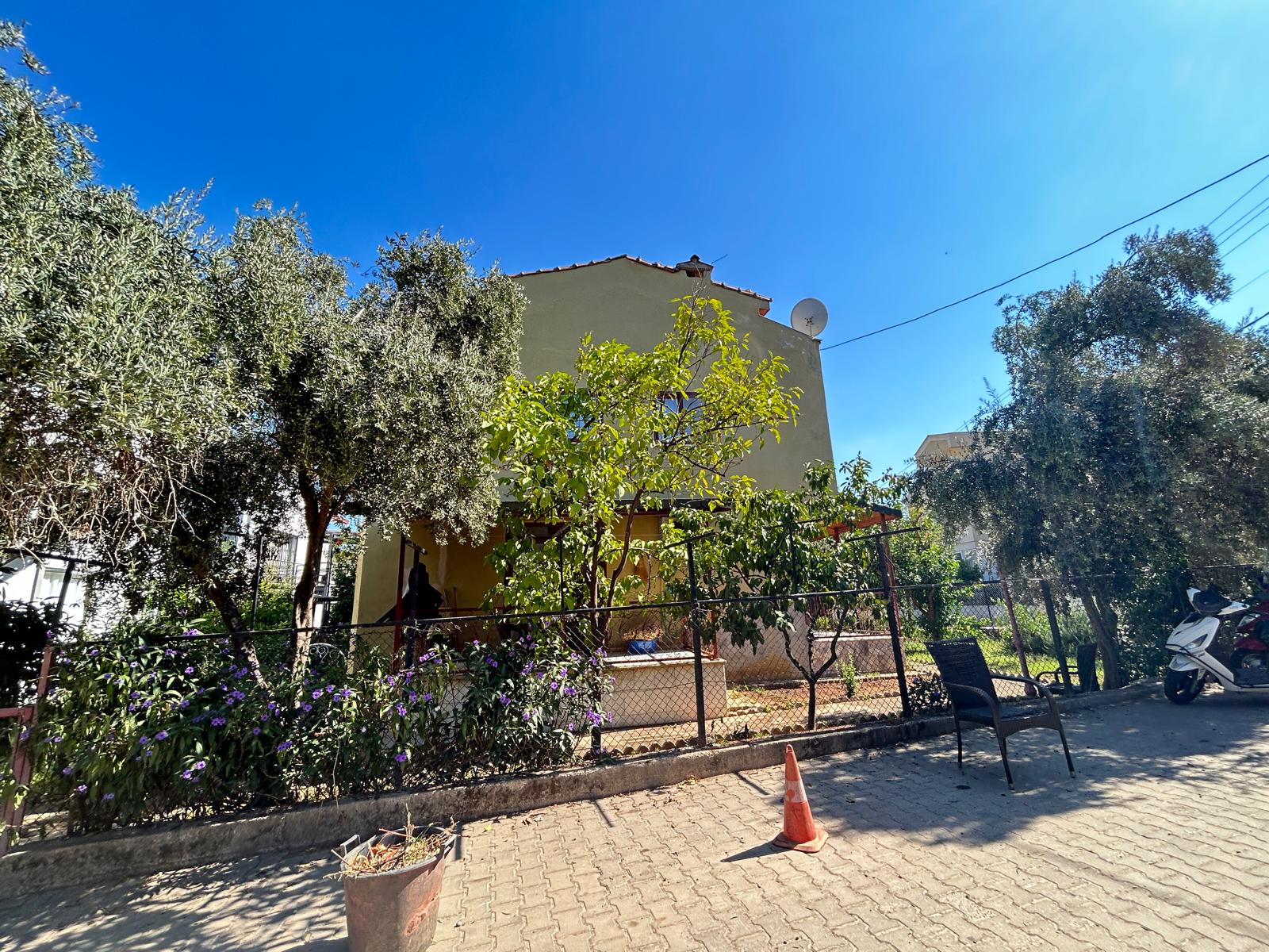 MARMARİS ARMUTALANDA KÖŞE KONUM BAHÇELİ SATILIK 3+1 TRİBLEKS VİLLA